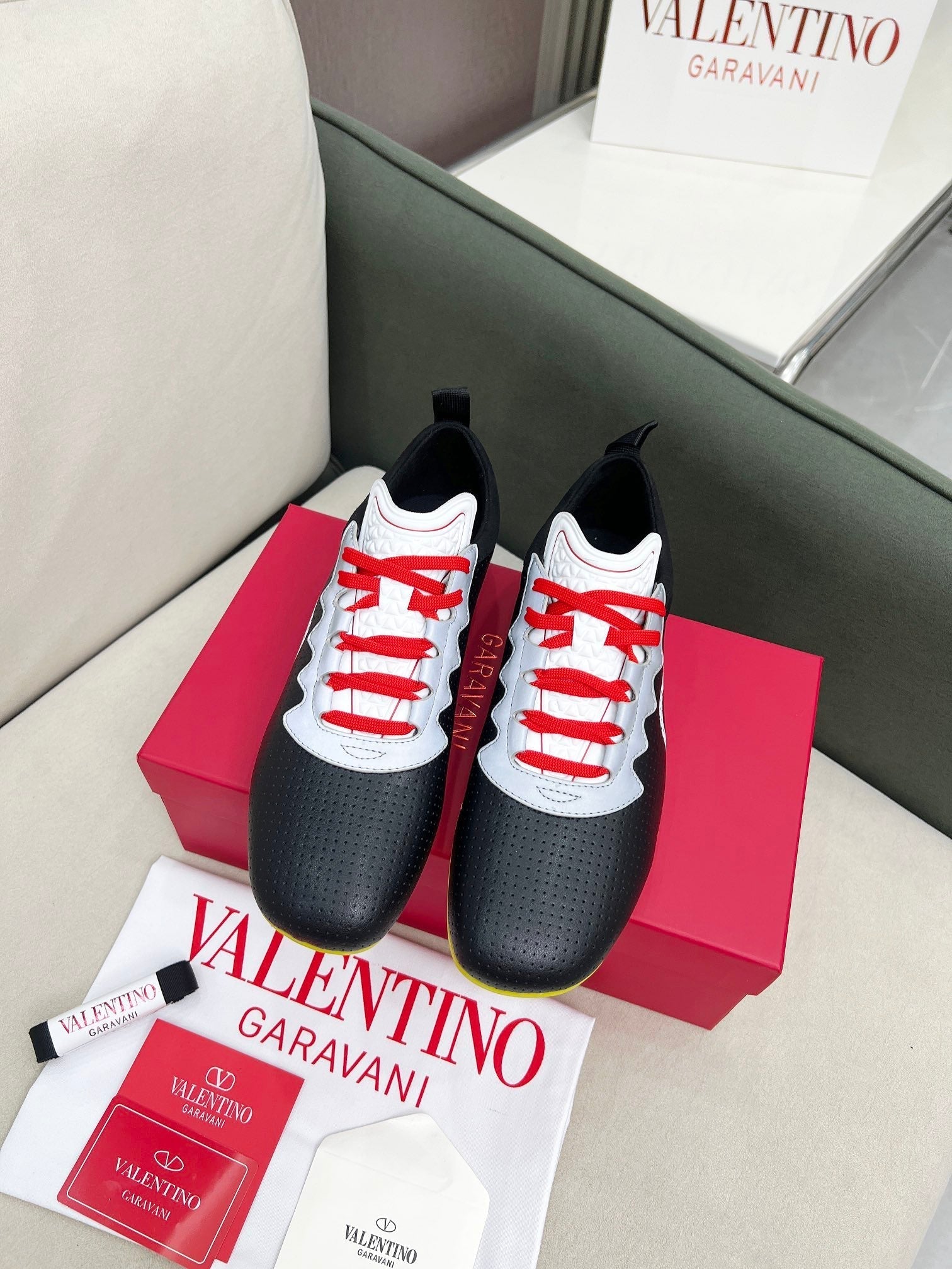 VT 25 Chromathon Sneaker Black Red Lambskin 352050