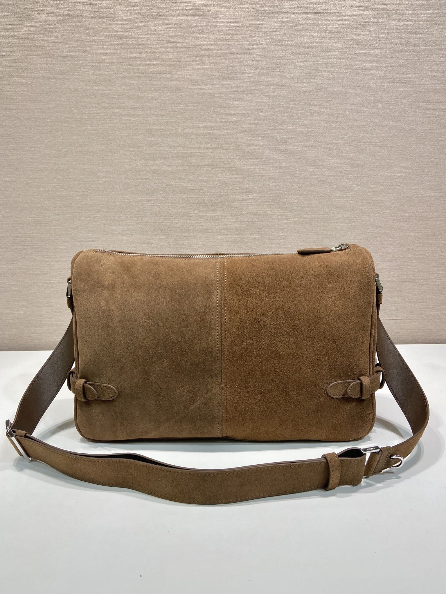 HOBO BAG 35 IN GINGERBREAD SUEDE SILVER LOGO