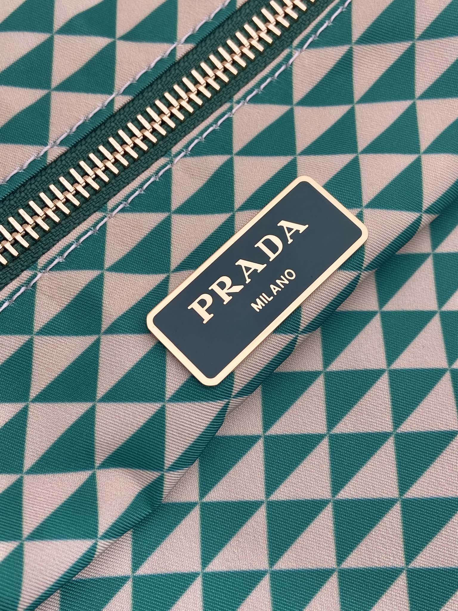 TOTE BAG 33 IN FOREST GREEN MIX CREAM TRIANGLE PATTERN EMBROIDERED FABRIC