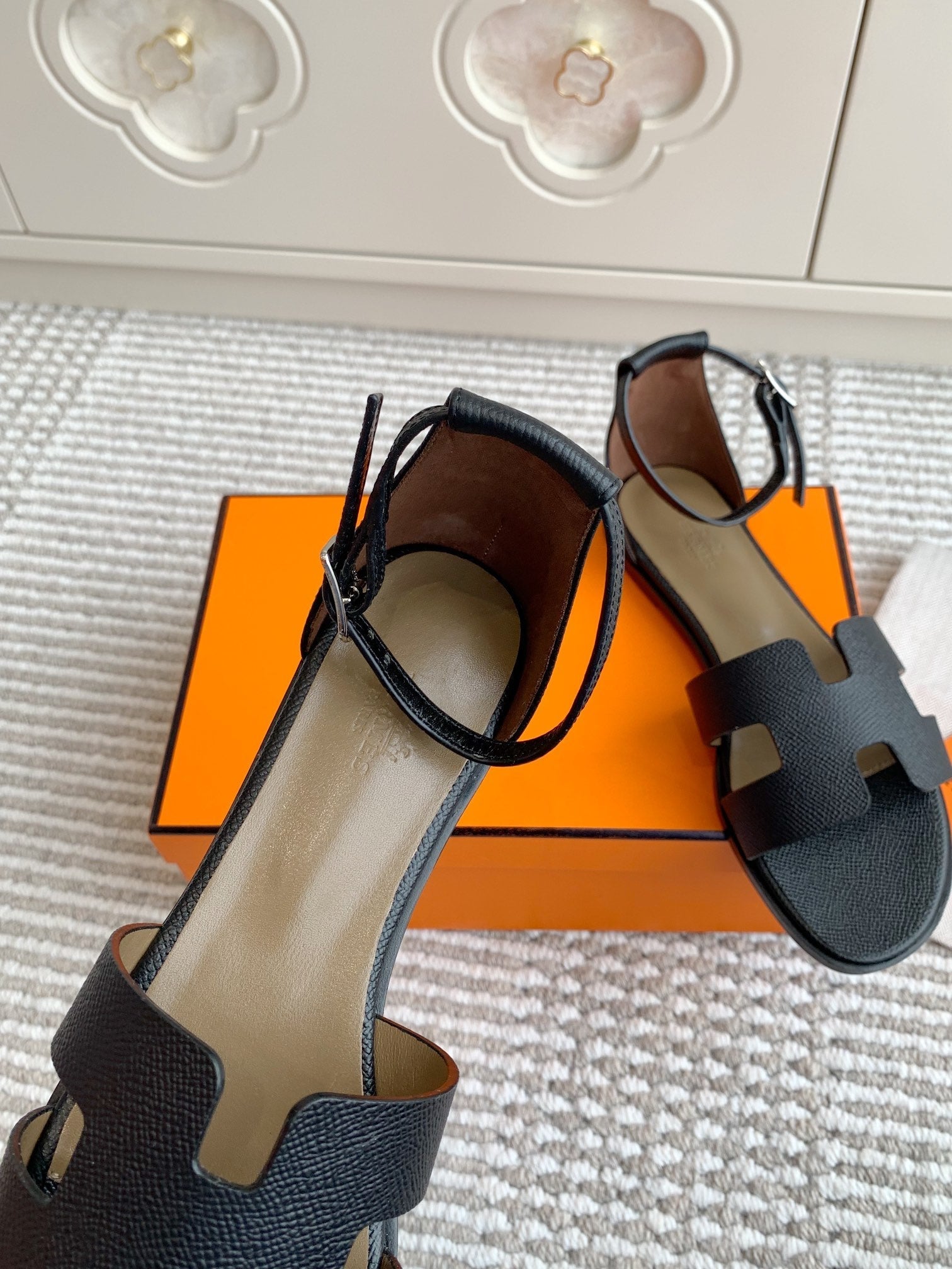 HM Santorini Sandal Black Cowhide 291381