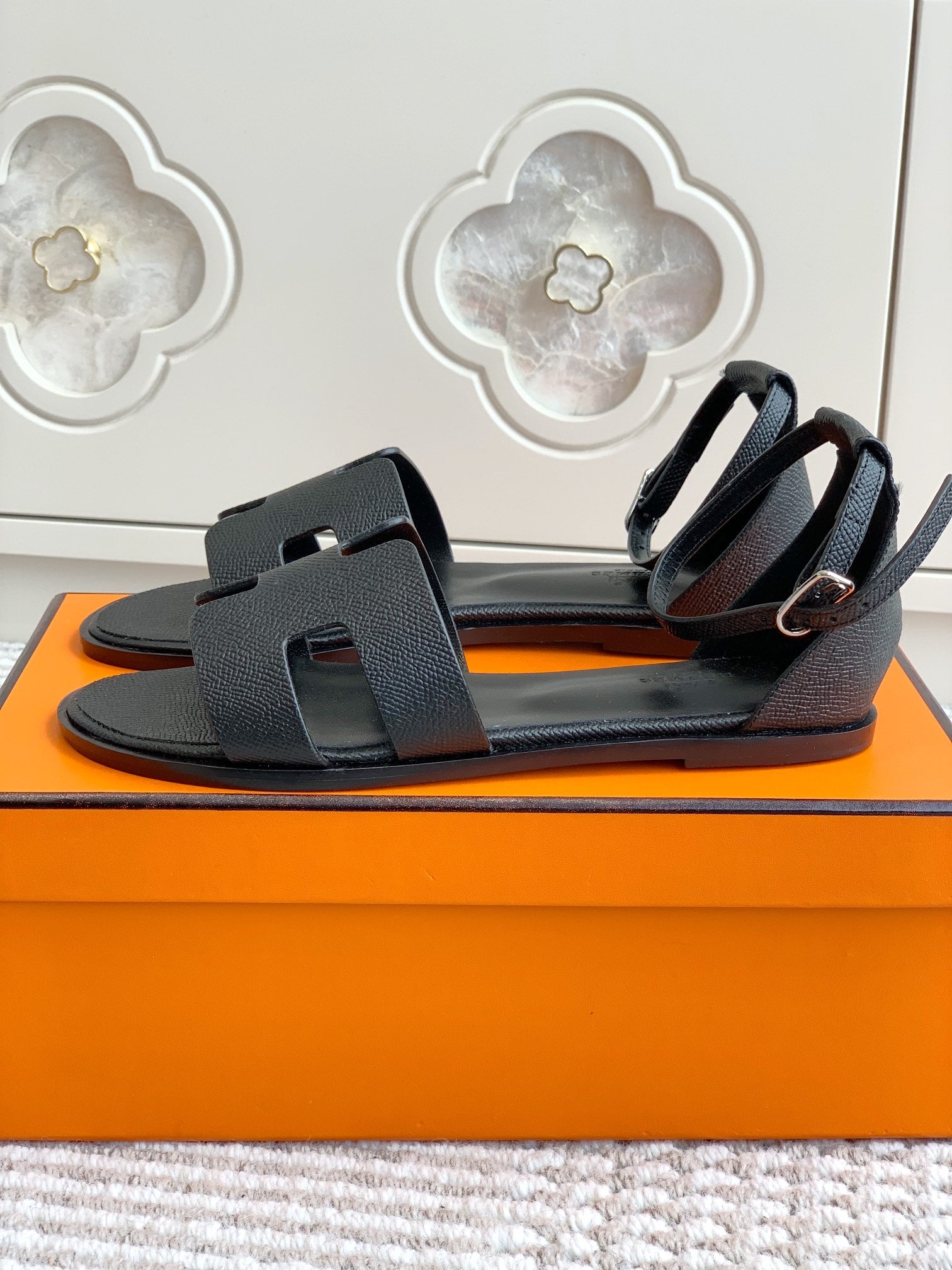 HM Santorini Sandal Black Cowhide 291382