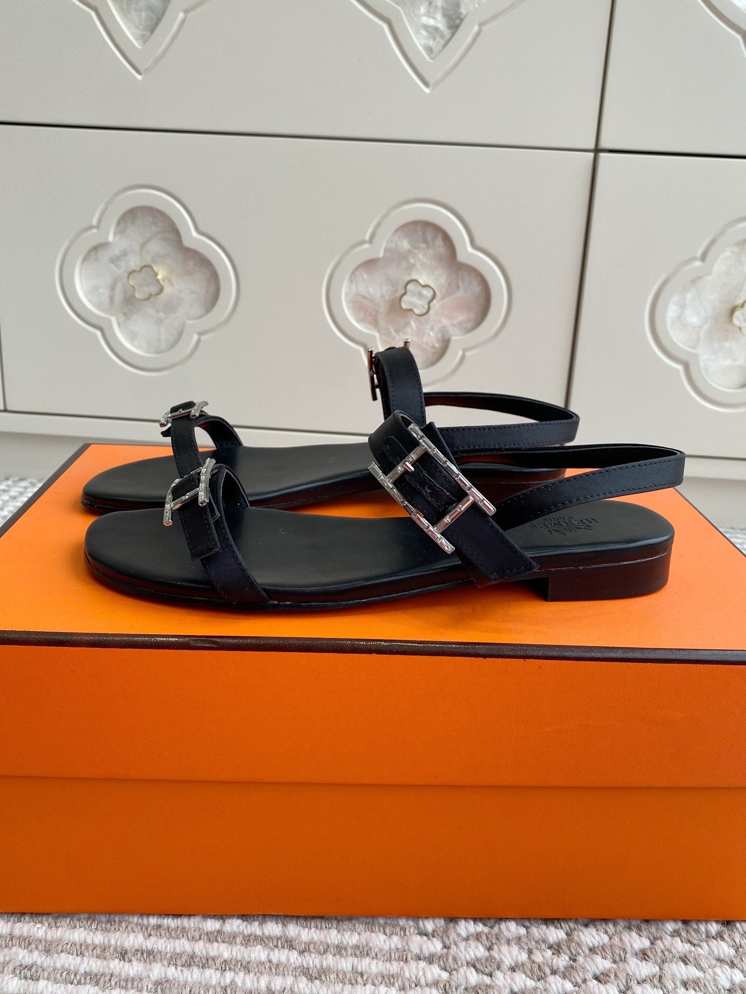 HM Cristal Sandals Black Calfskin 291448