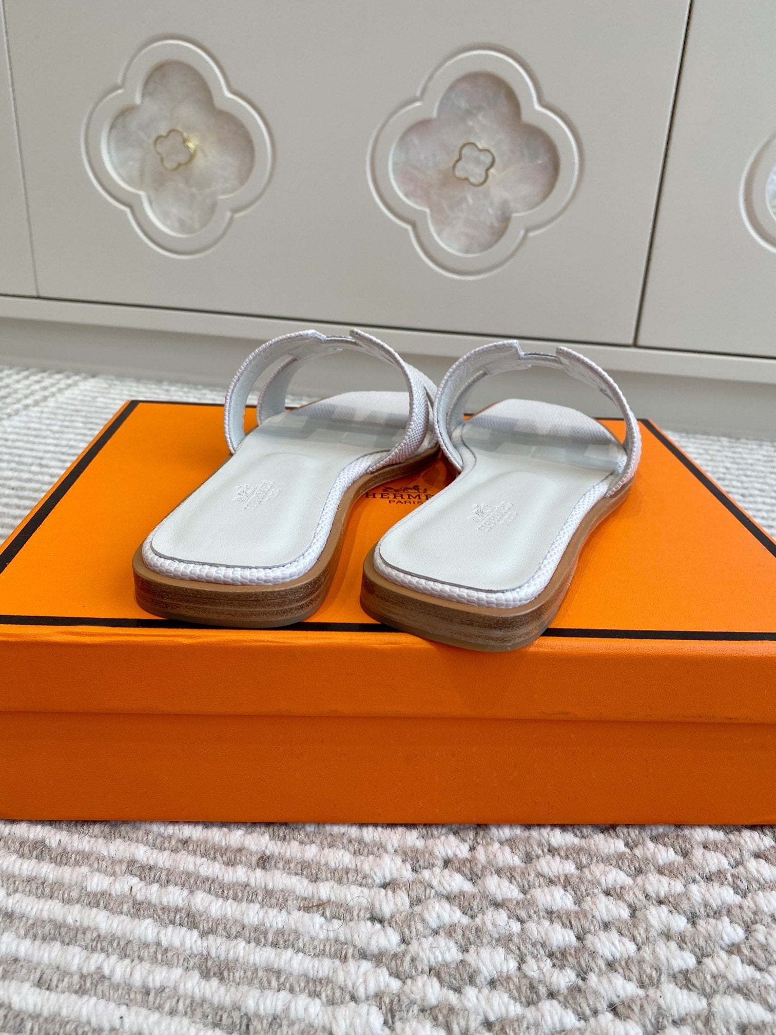 HM Oran Sandal White Sheepskin 291398