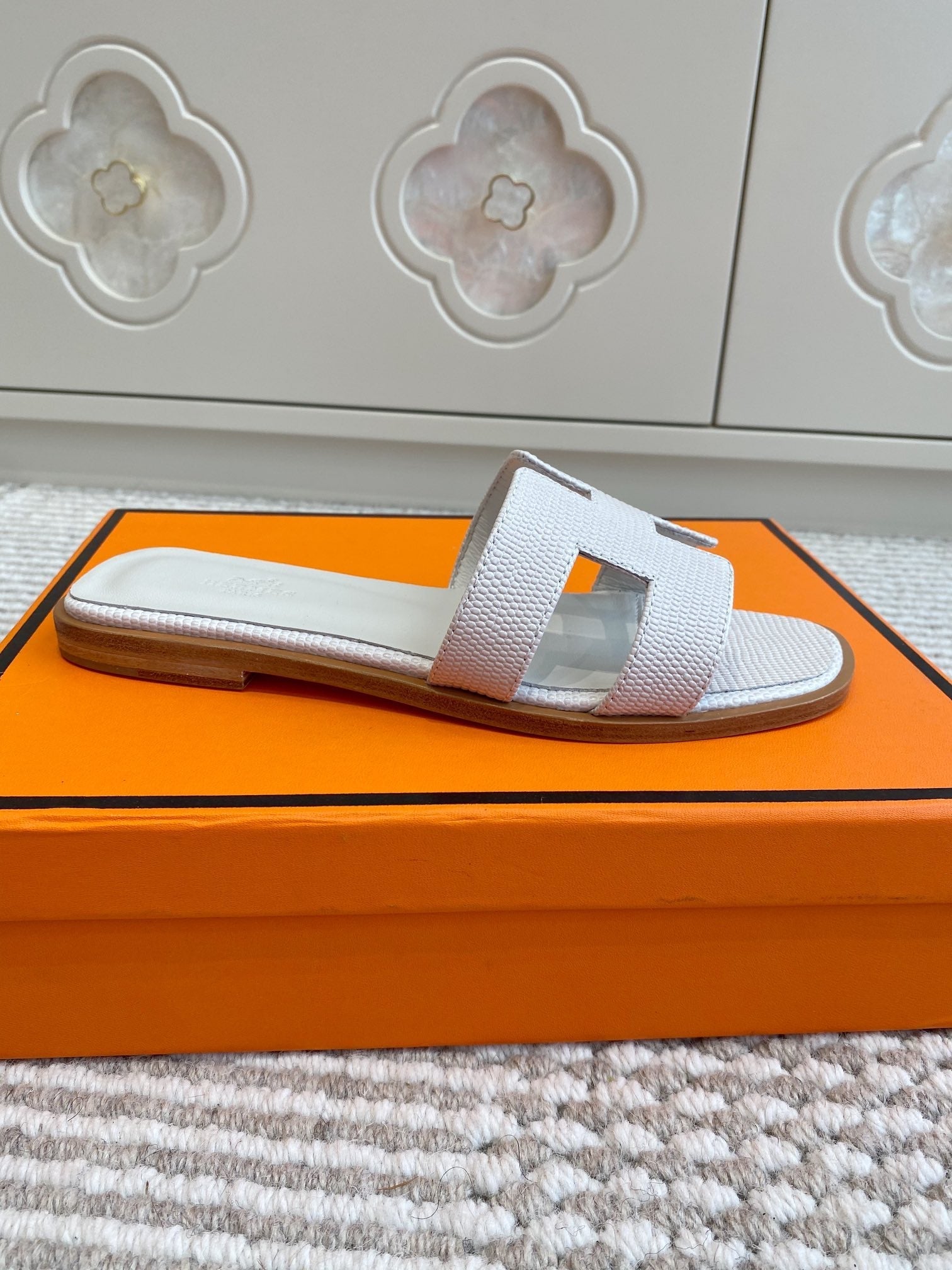 HM Oran Sandal White Sheepskin 291398