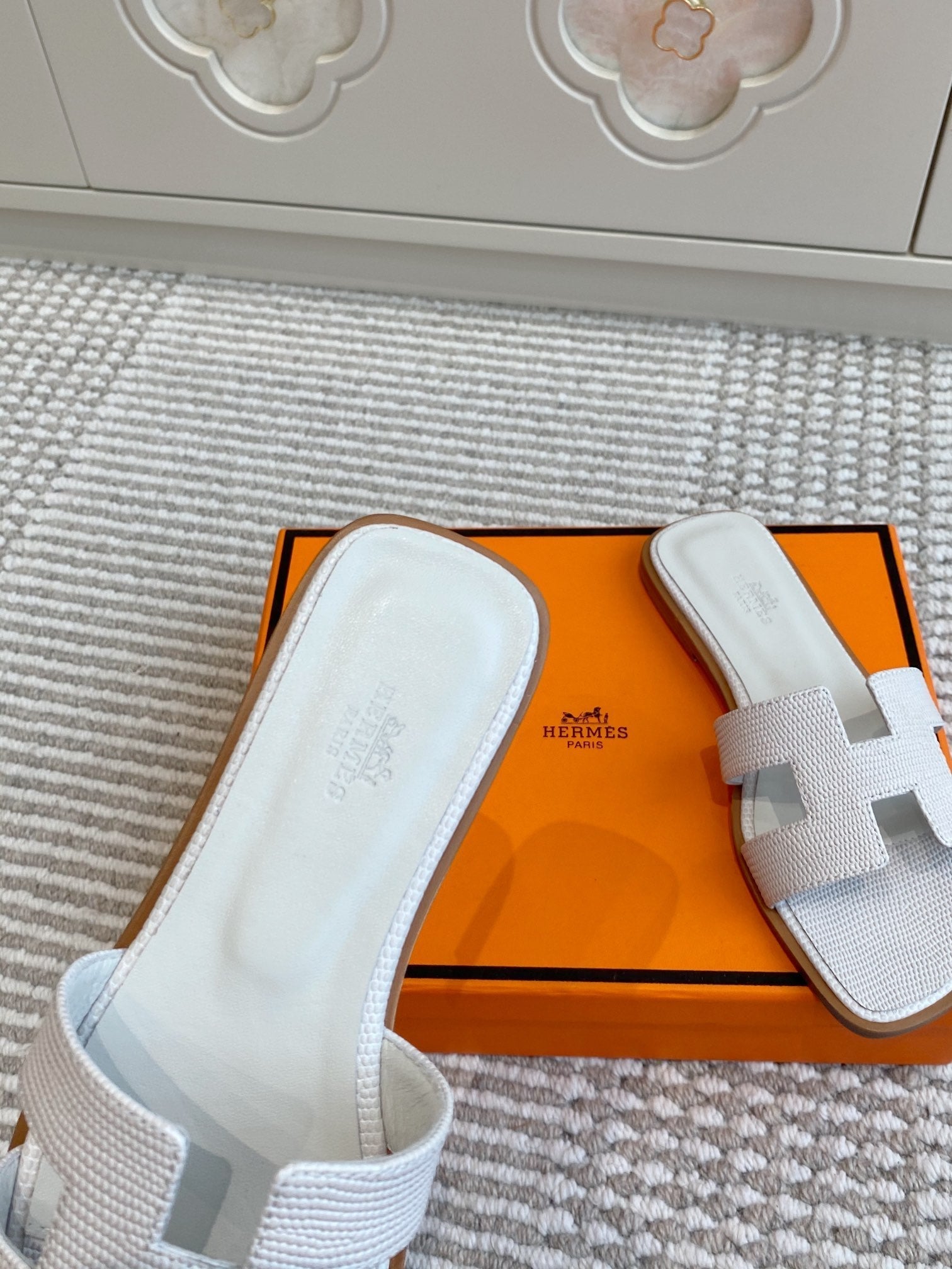 HM Oran Sandal White Sheepskin 291398