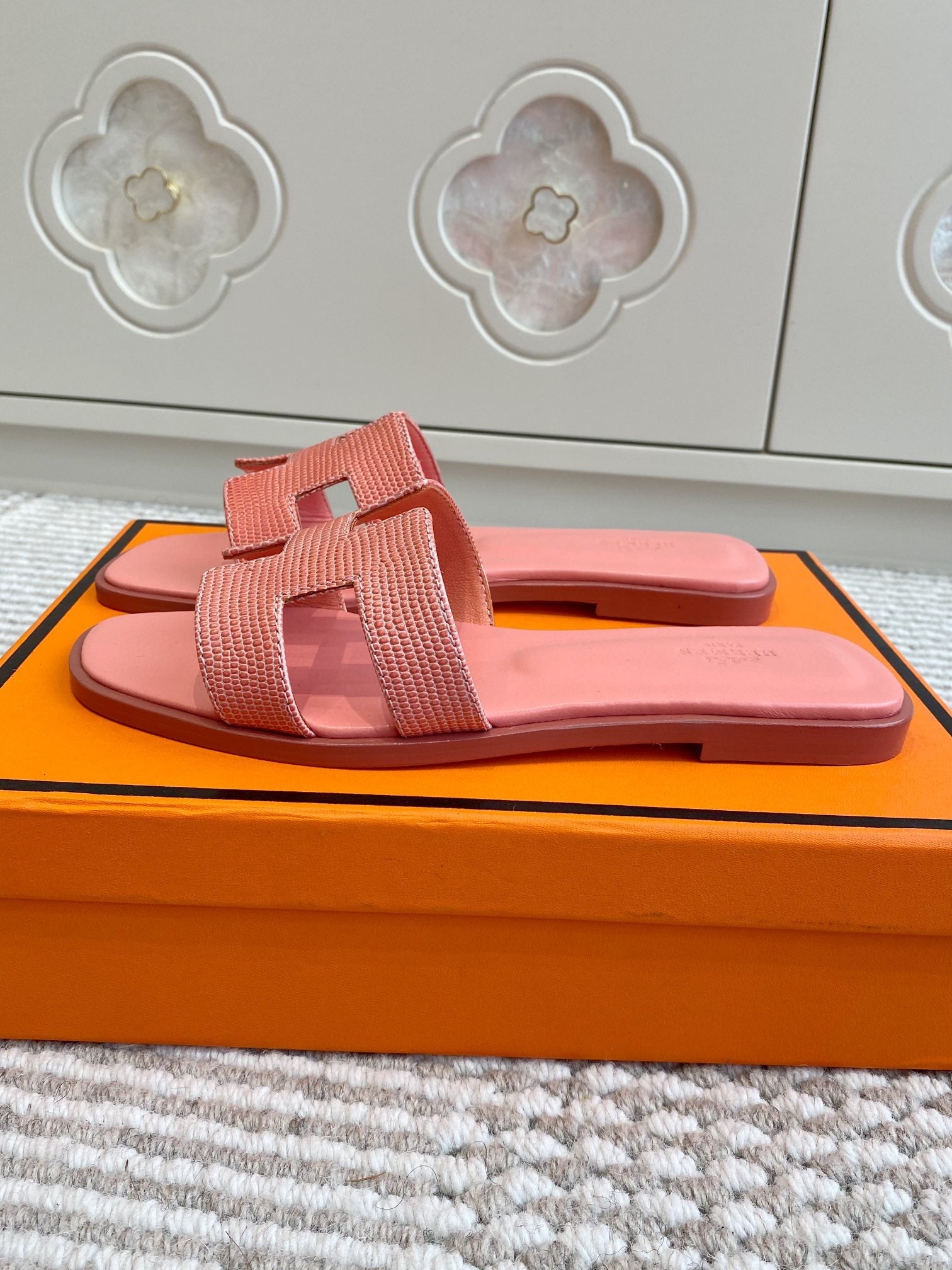 HM Oran Sandal Pink Sheepskin 291400