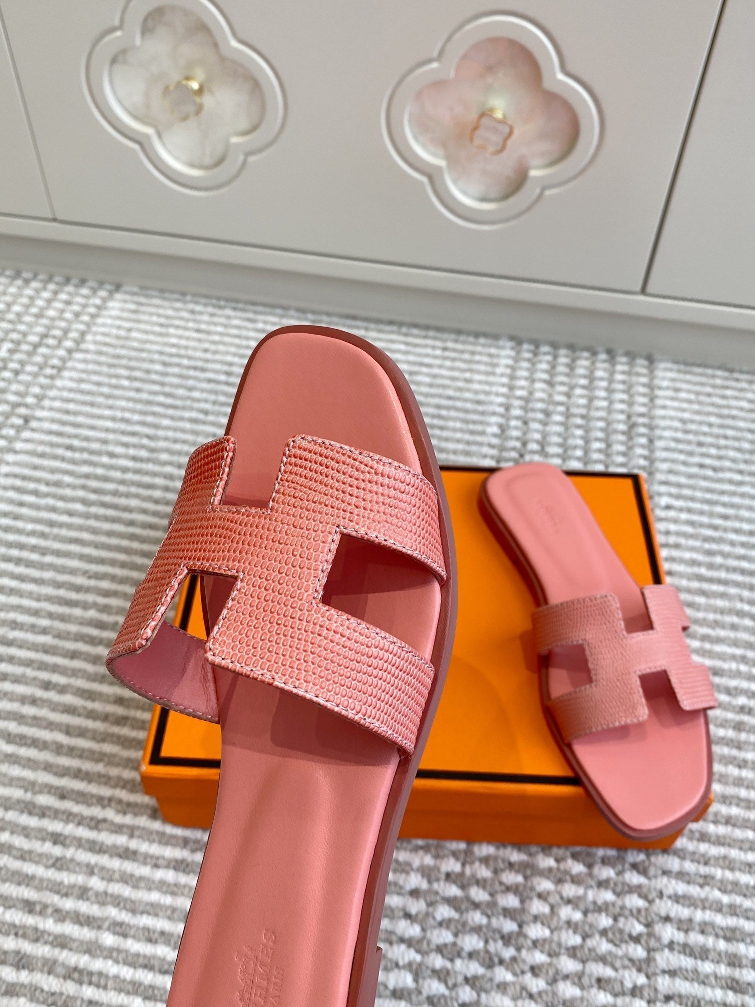 HM Oran Sandal Pink Sheepskin 291400