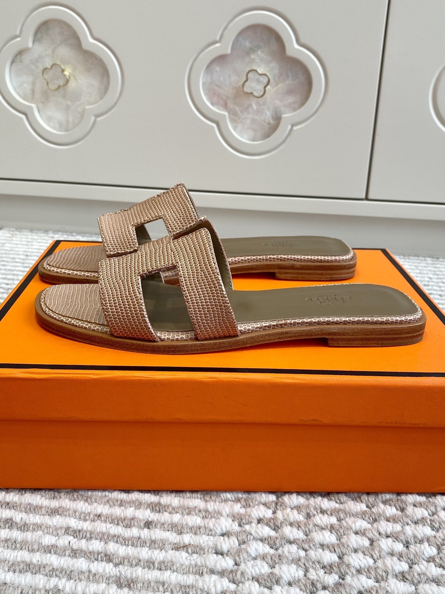 HM Oran Sandal Beige Sheepskin 291401