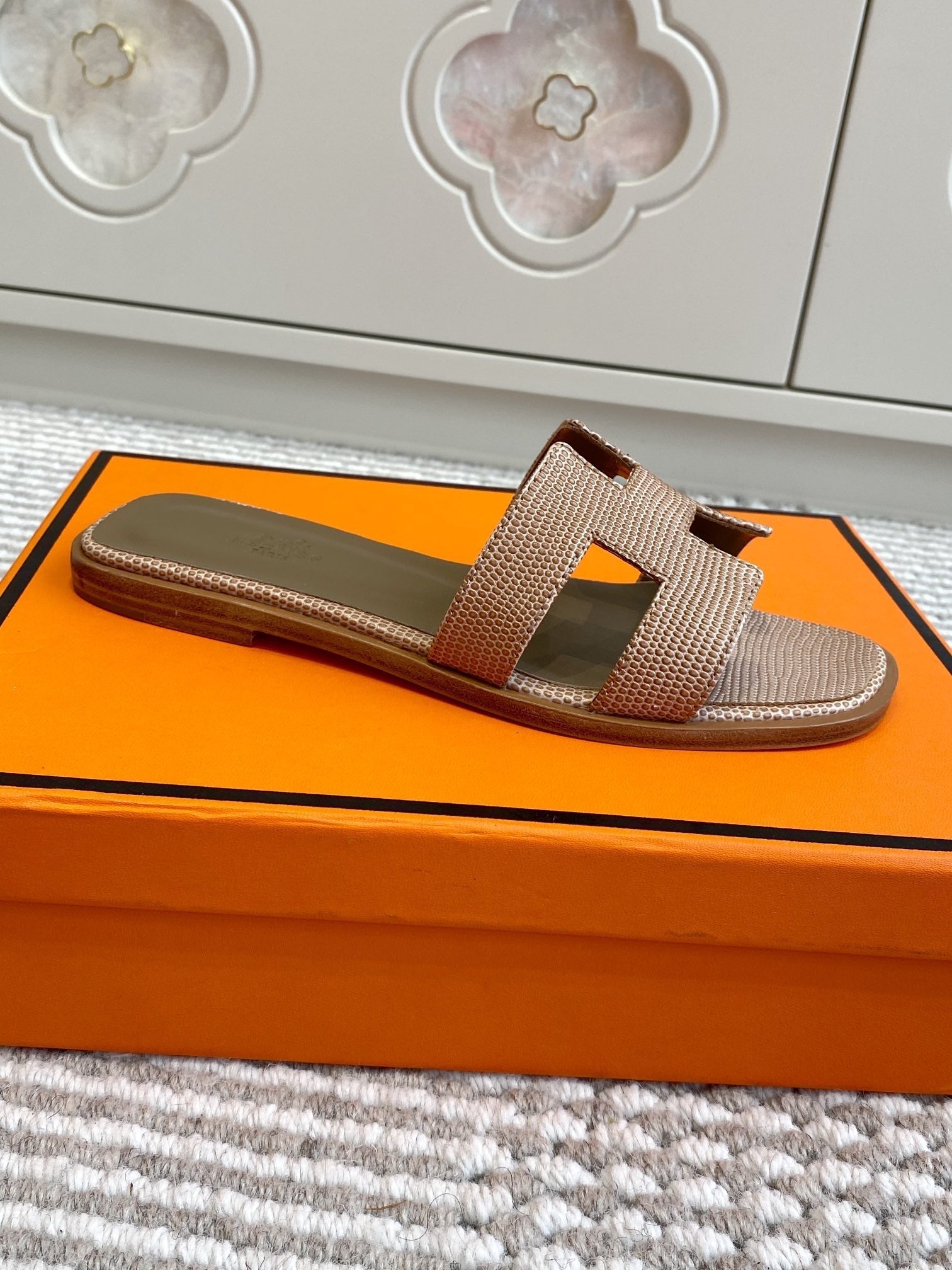 HM Oran Sandal Beige Sheepskin 291401