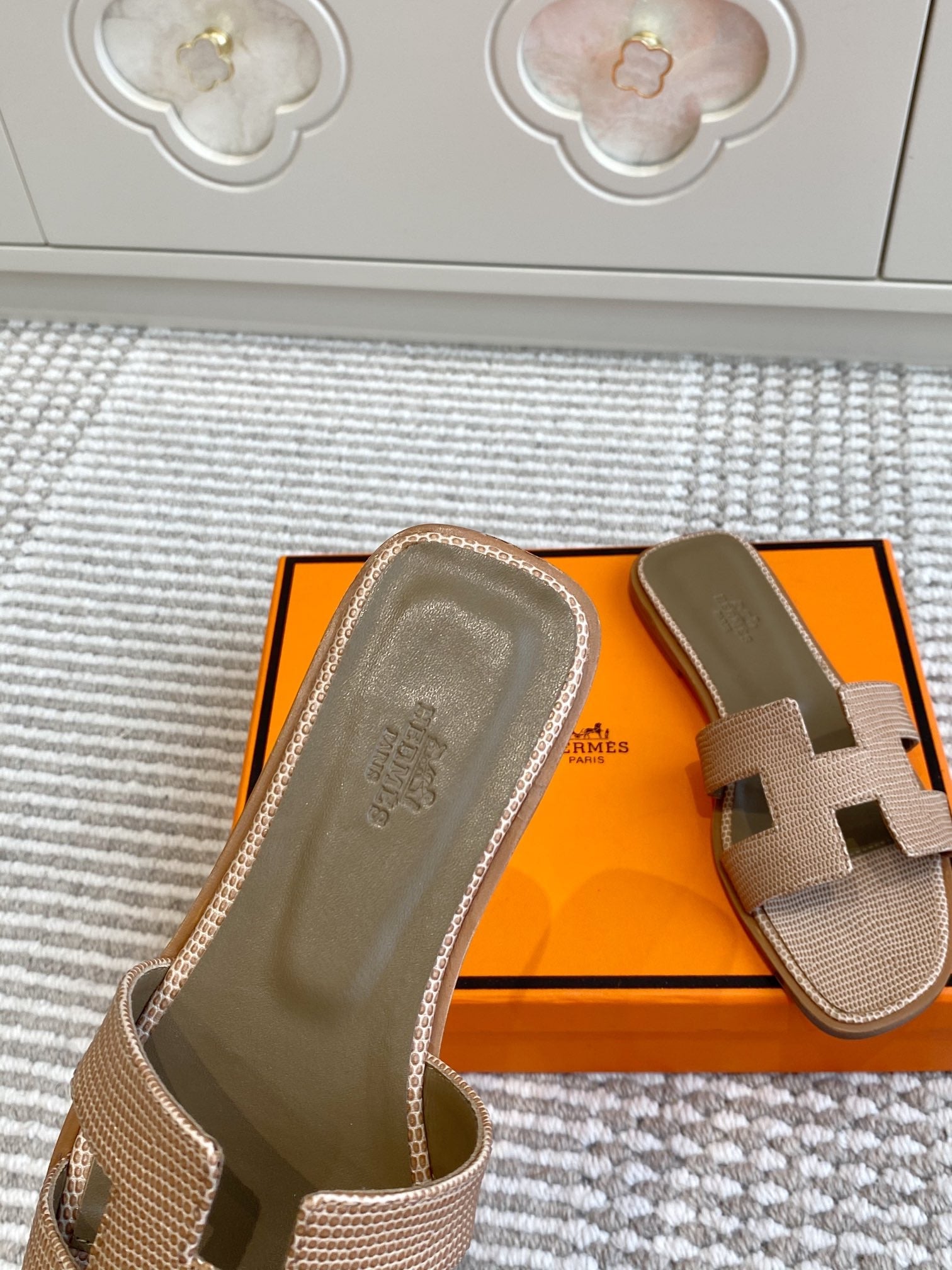 HM Oran Sandal Beige Sheepskin 291401