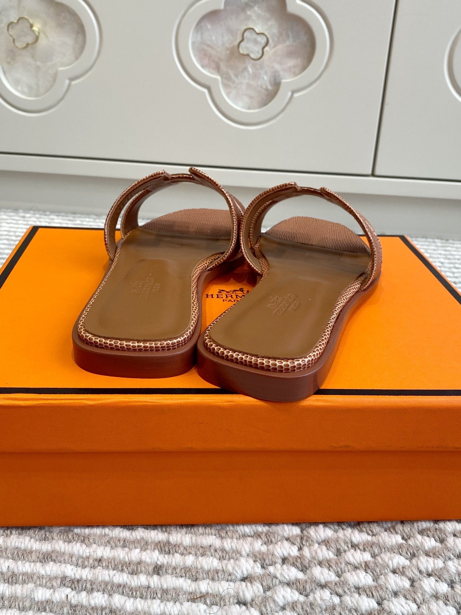 HM Oran Sandal Brown Sheepskin 291402