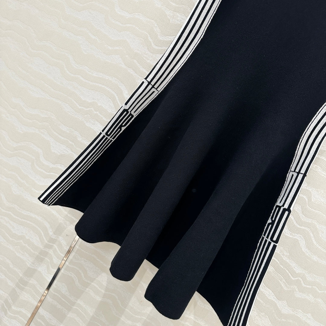 CD U-neck Large A-line Skirt Black Viscose Polyamide