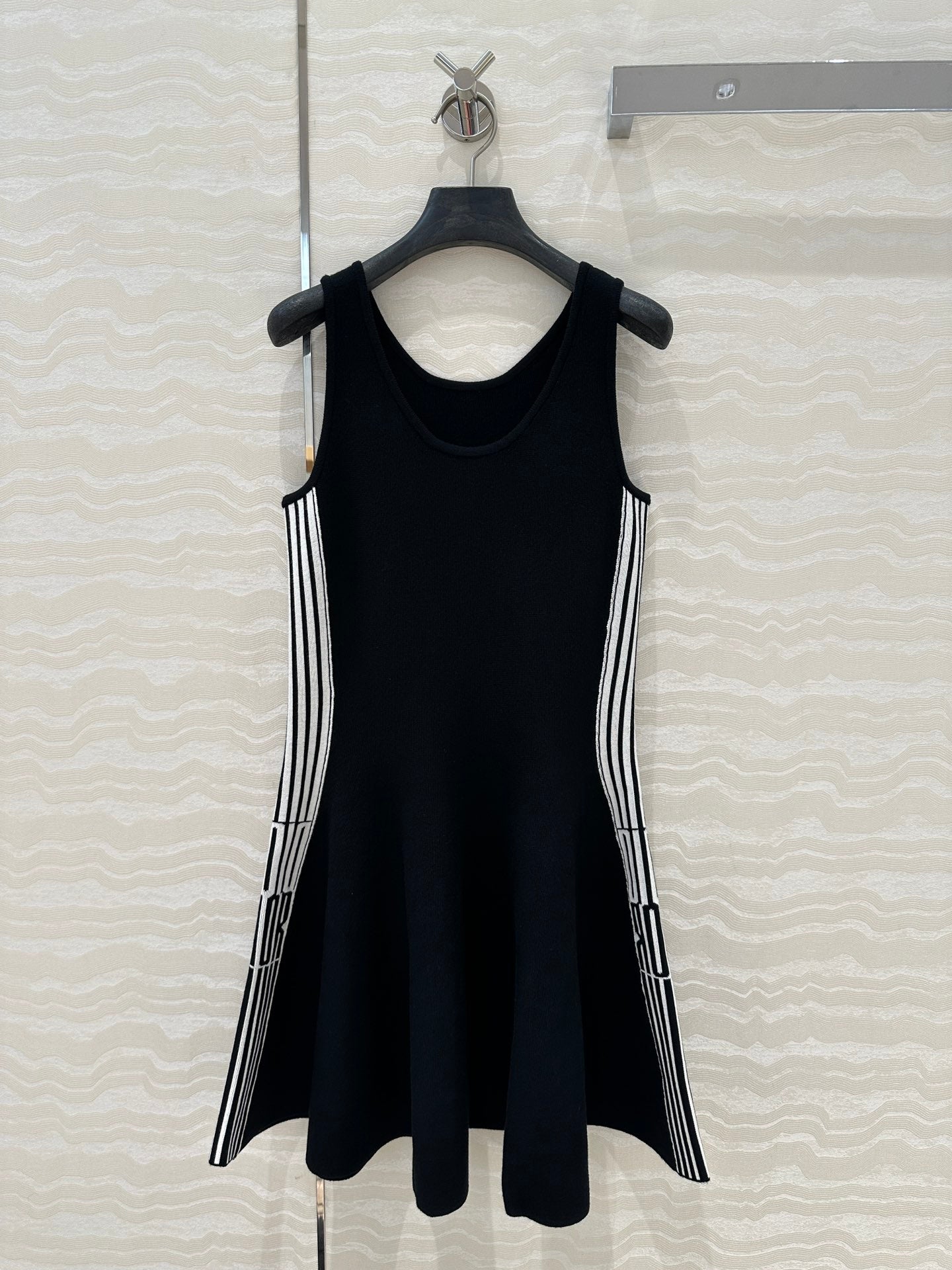 CD U-neck Large A-line Skirt Black Viscose Polyamide