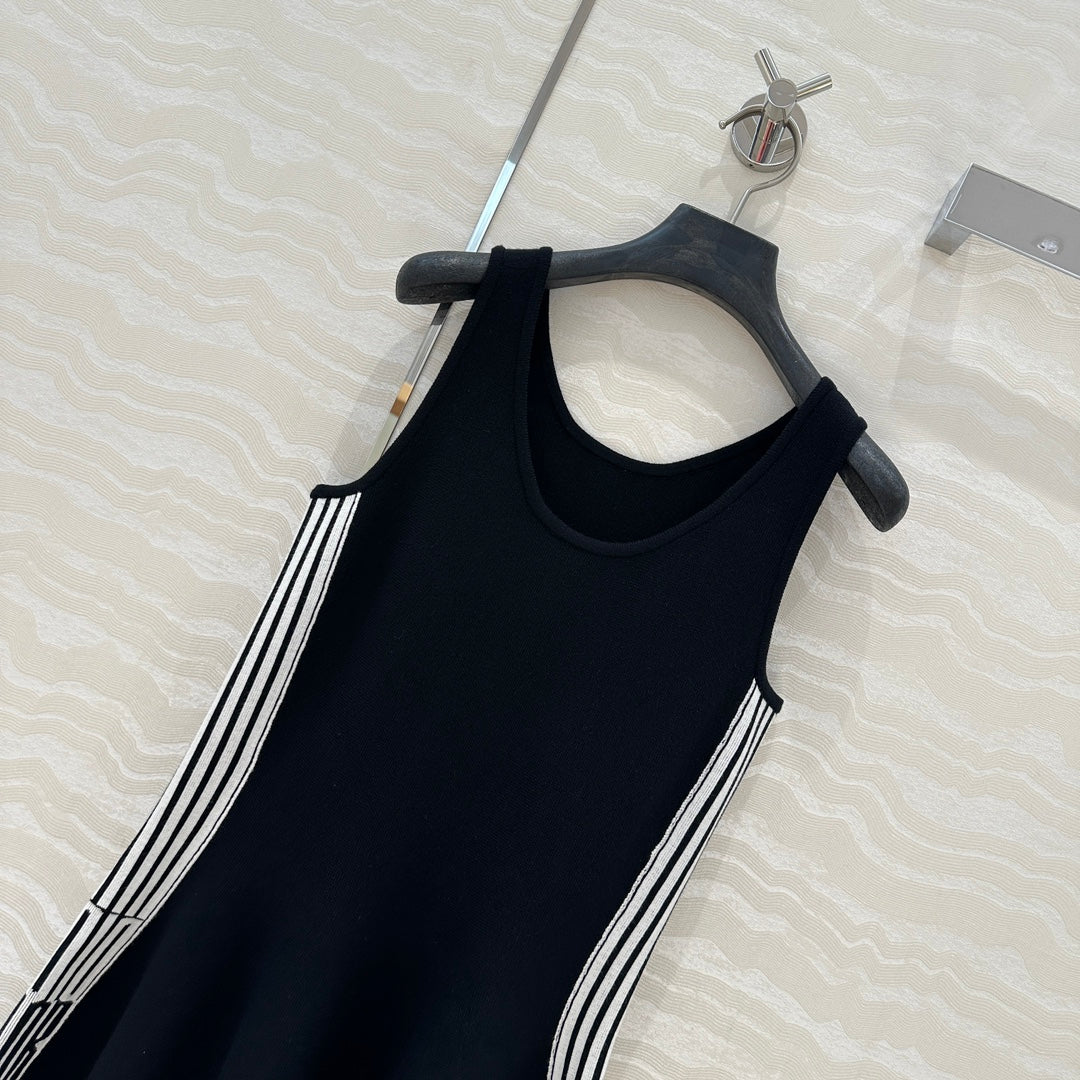 CD U-neck Large A-line Skirt Black Viscose Polyamide