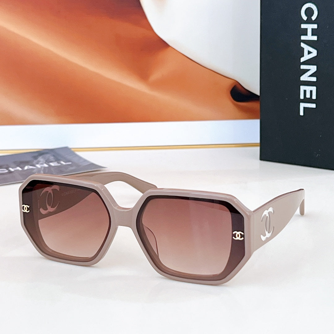 Chanel Sunglasses 647695