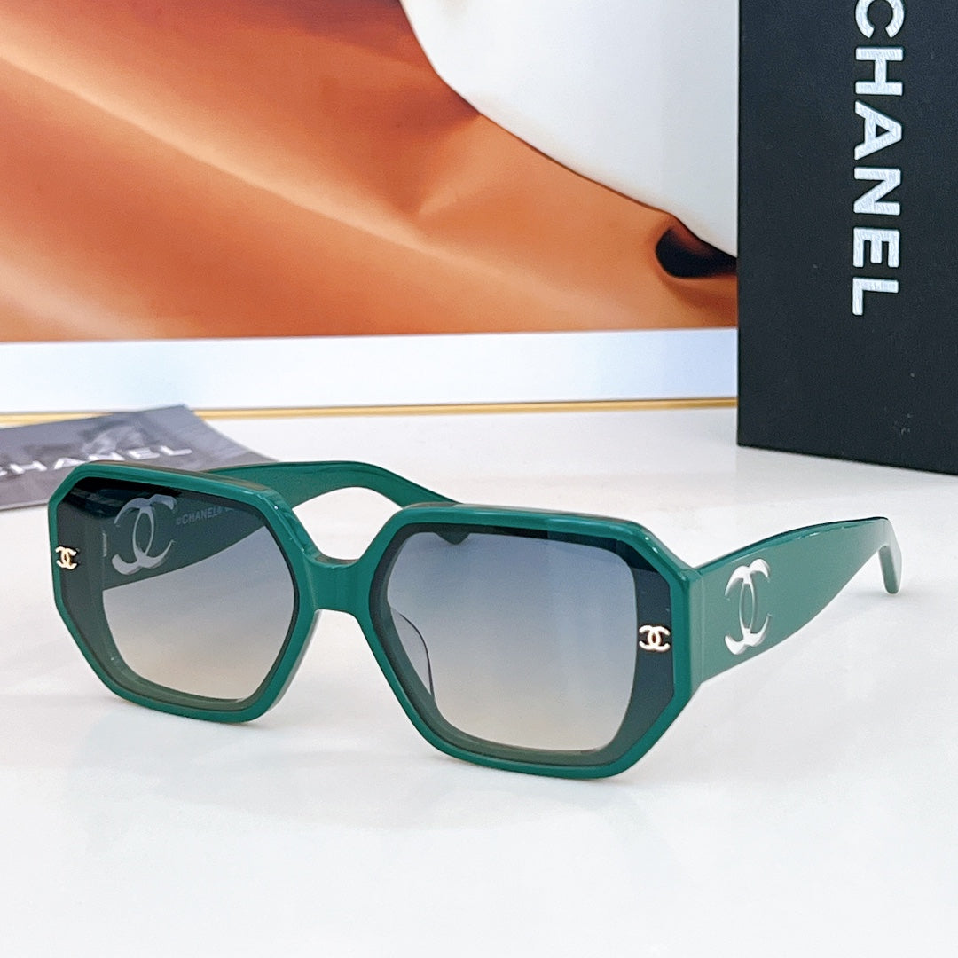Chanel Sunglasses 647695
