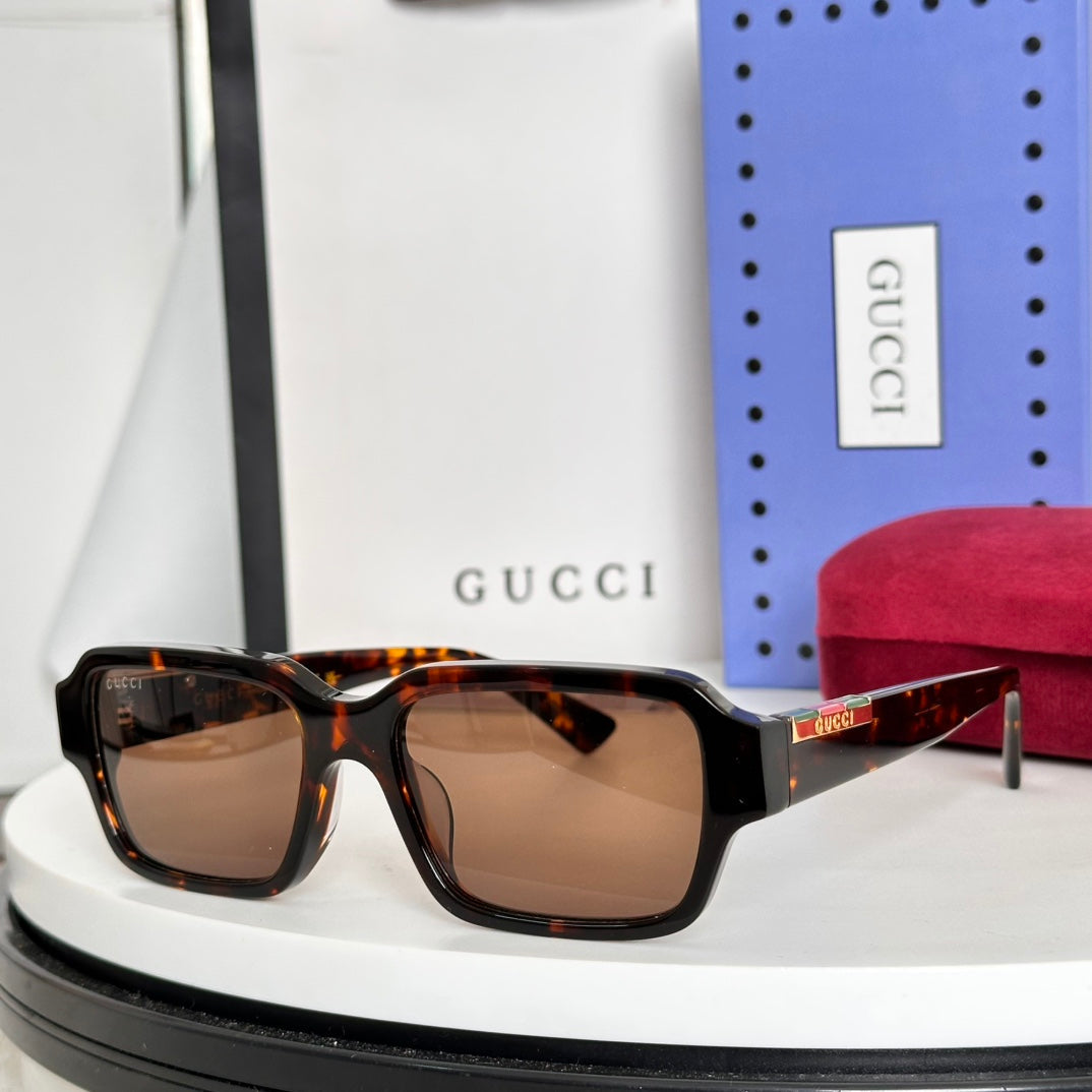 Gucci Sunglasses 679444