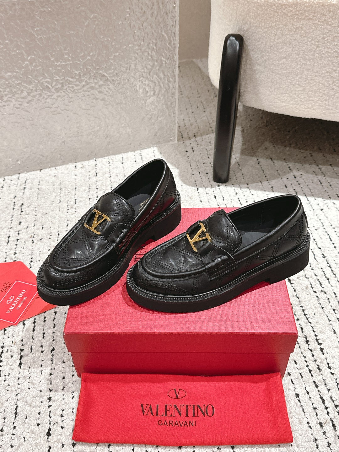 VT Vlogo Loafer Black Cowhide