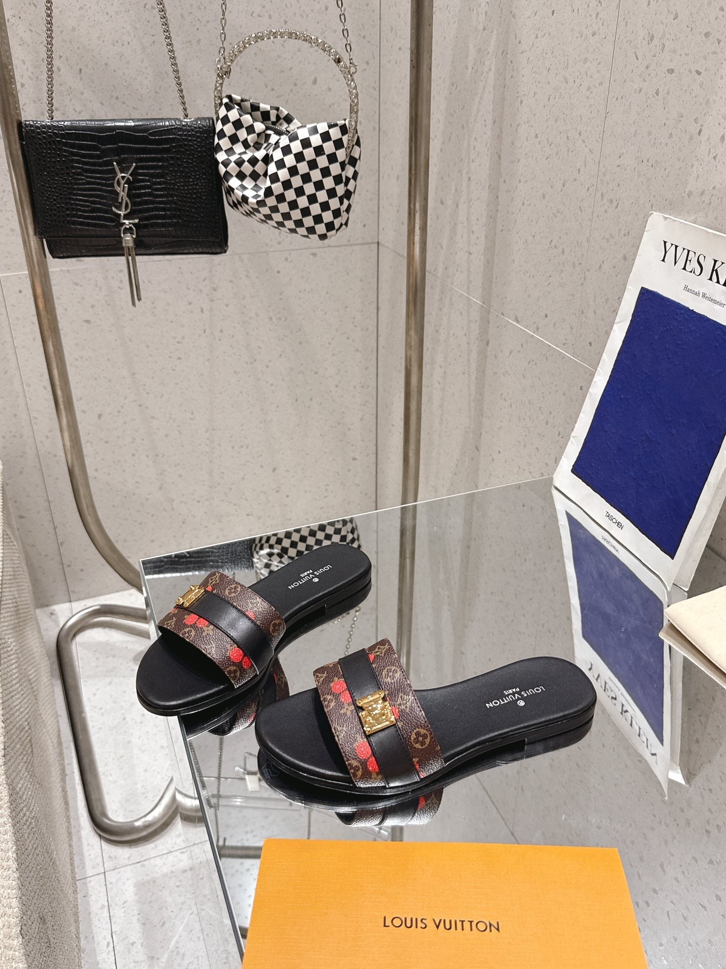 LV Flat Mules pairs raffia black brown monogram cowhide 383721