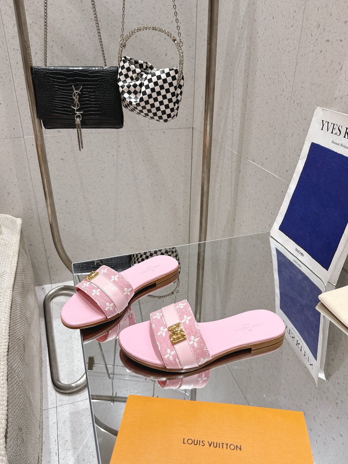 LV Flat Mules pairs raffia pink monogram cowhide 383723