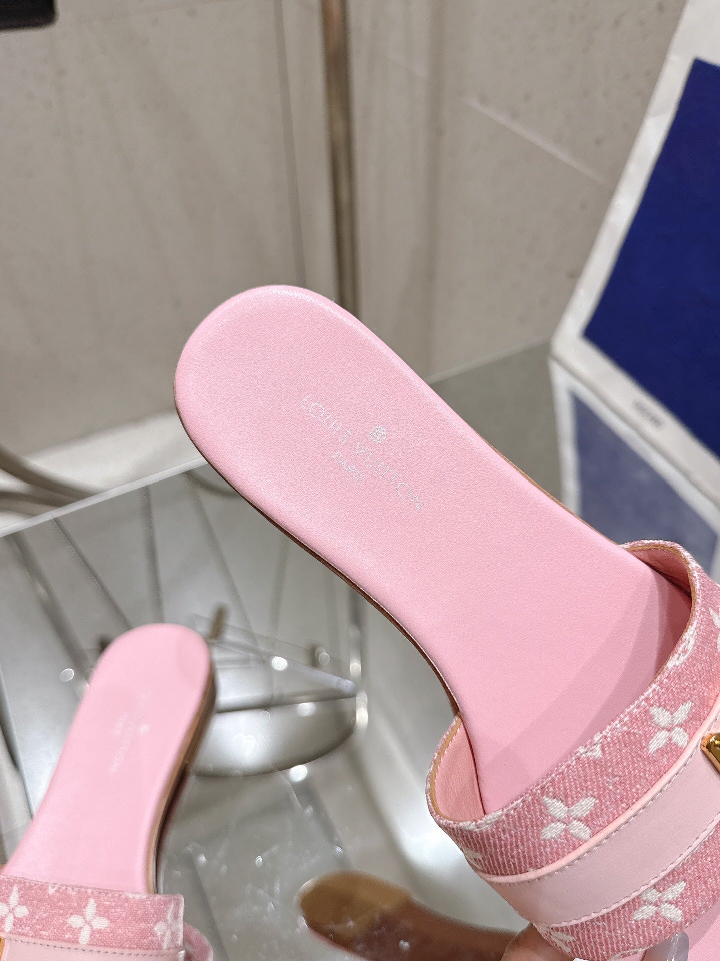 LV Flat Mules pairs raffia pink monogram cowhide 383723