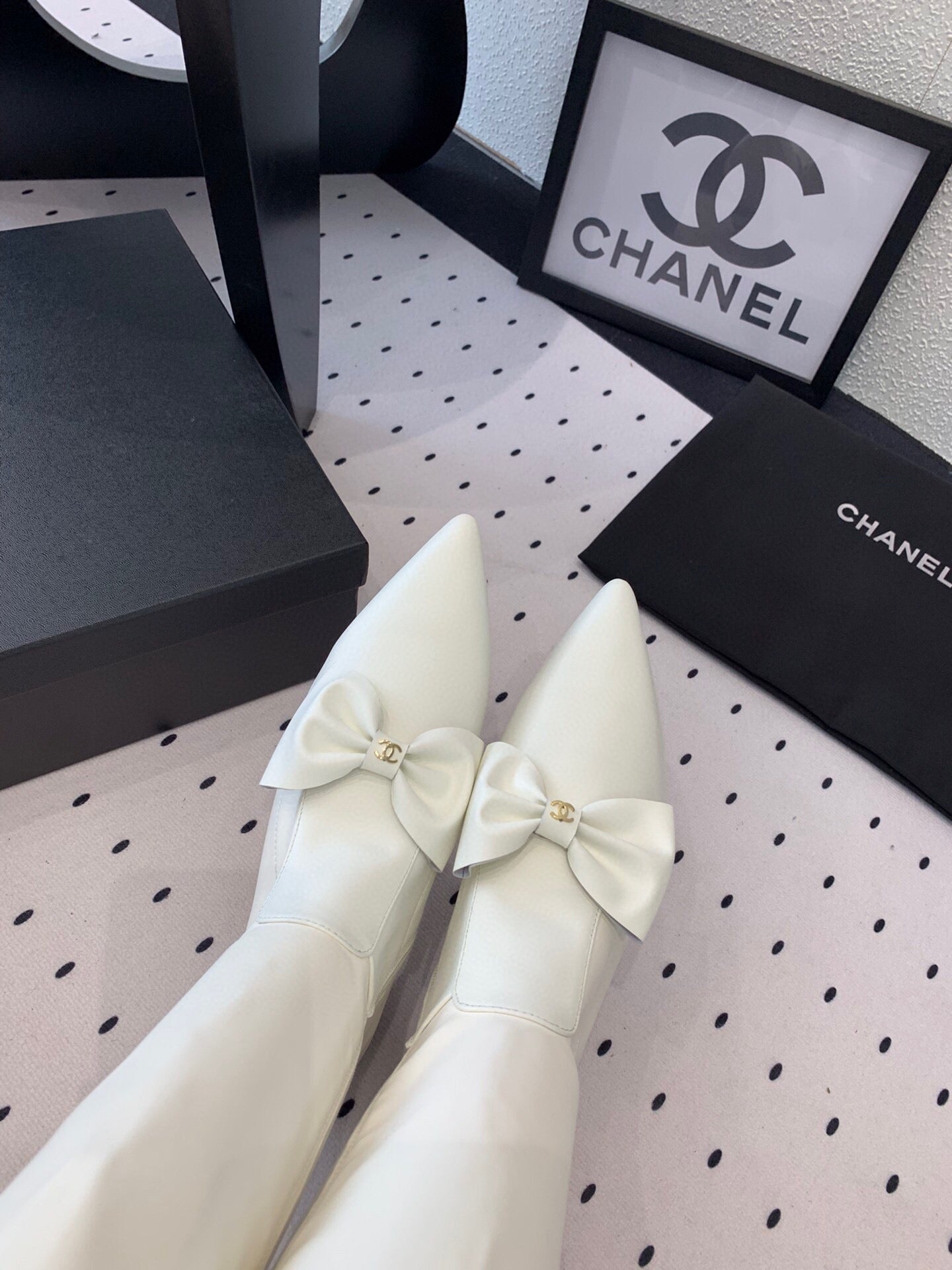 CC 25 Bow-knot Boot White Sheepskin 514068