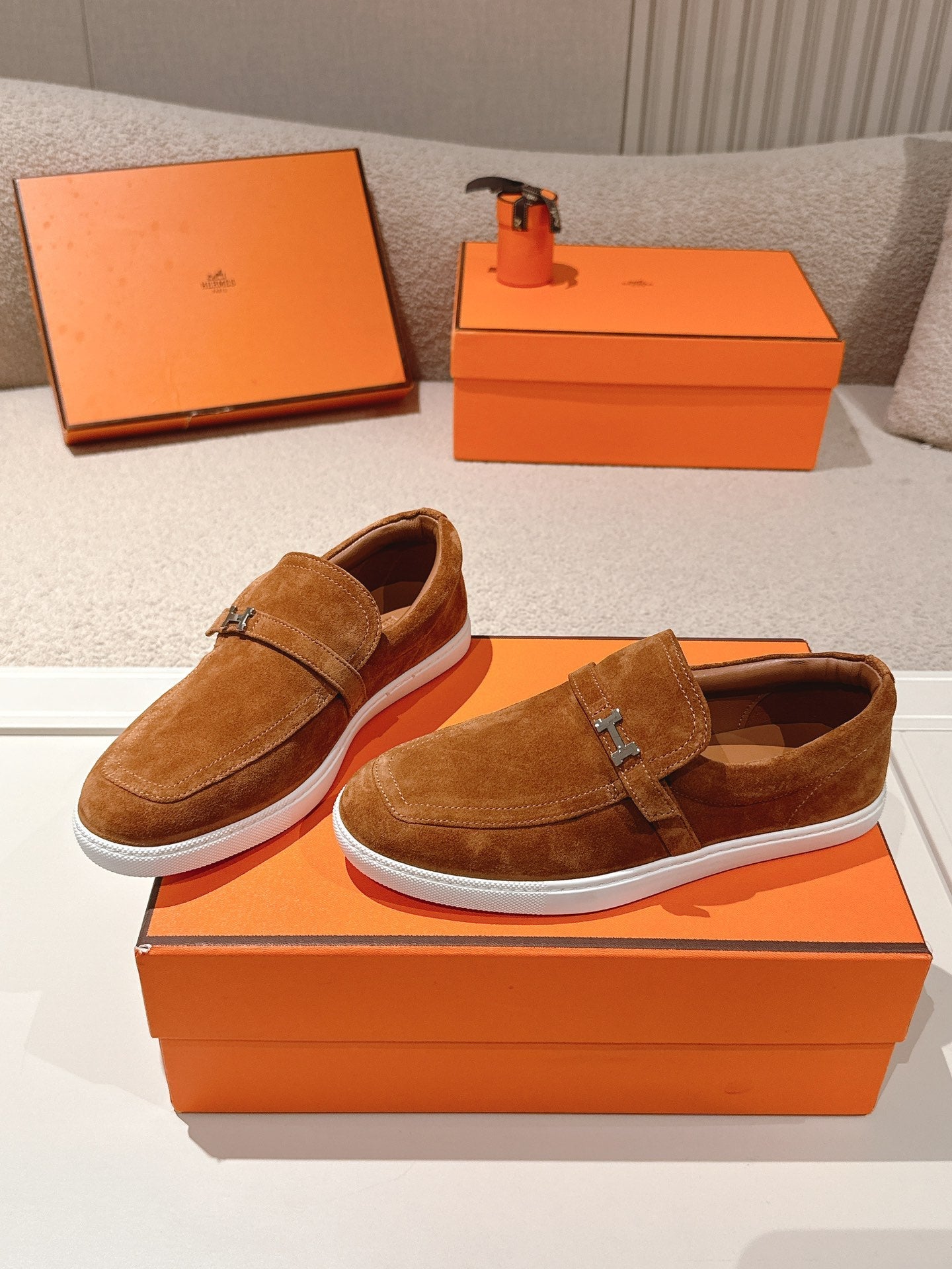 HM 25ss Loafers Camel Brown Suede 577161