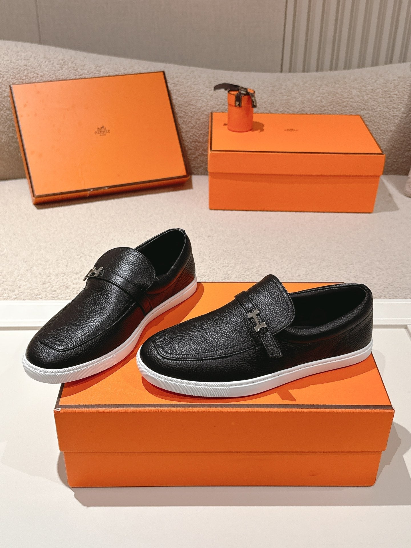 HM 25ss Loafers Black Sheepskin 577164