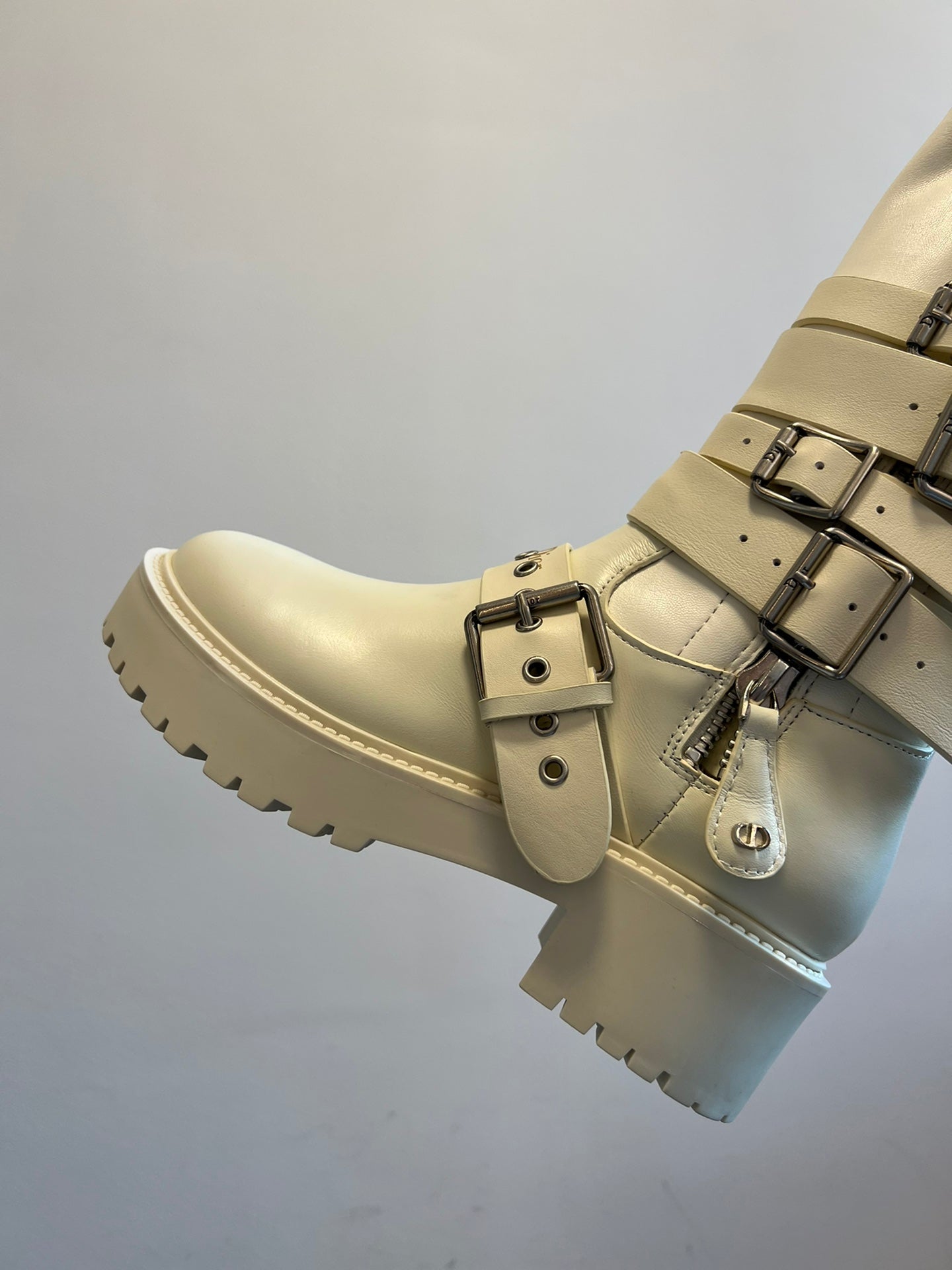 Dior 2025 Short Boot White Cowhide 501246