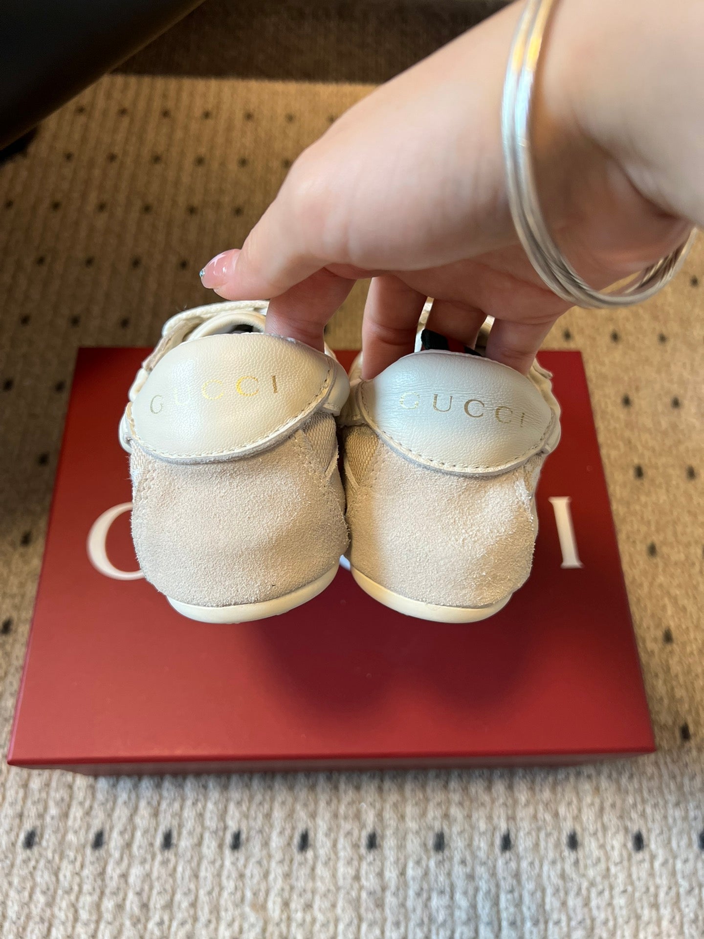 Gucci 25 Sneaker Ivory Suede Fabric 530680