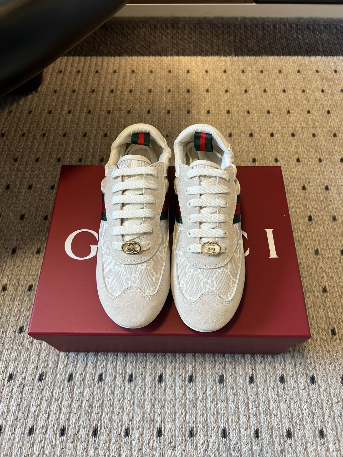 Gucci 25 Sneaker Ivory Suede Fabric 530680