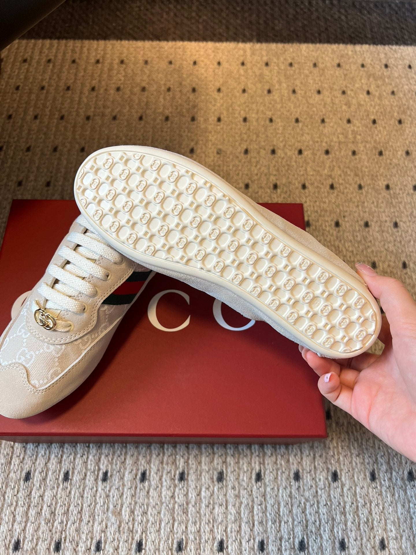 Gucci 25 Sneaker Ivory Suede Fabric 530680