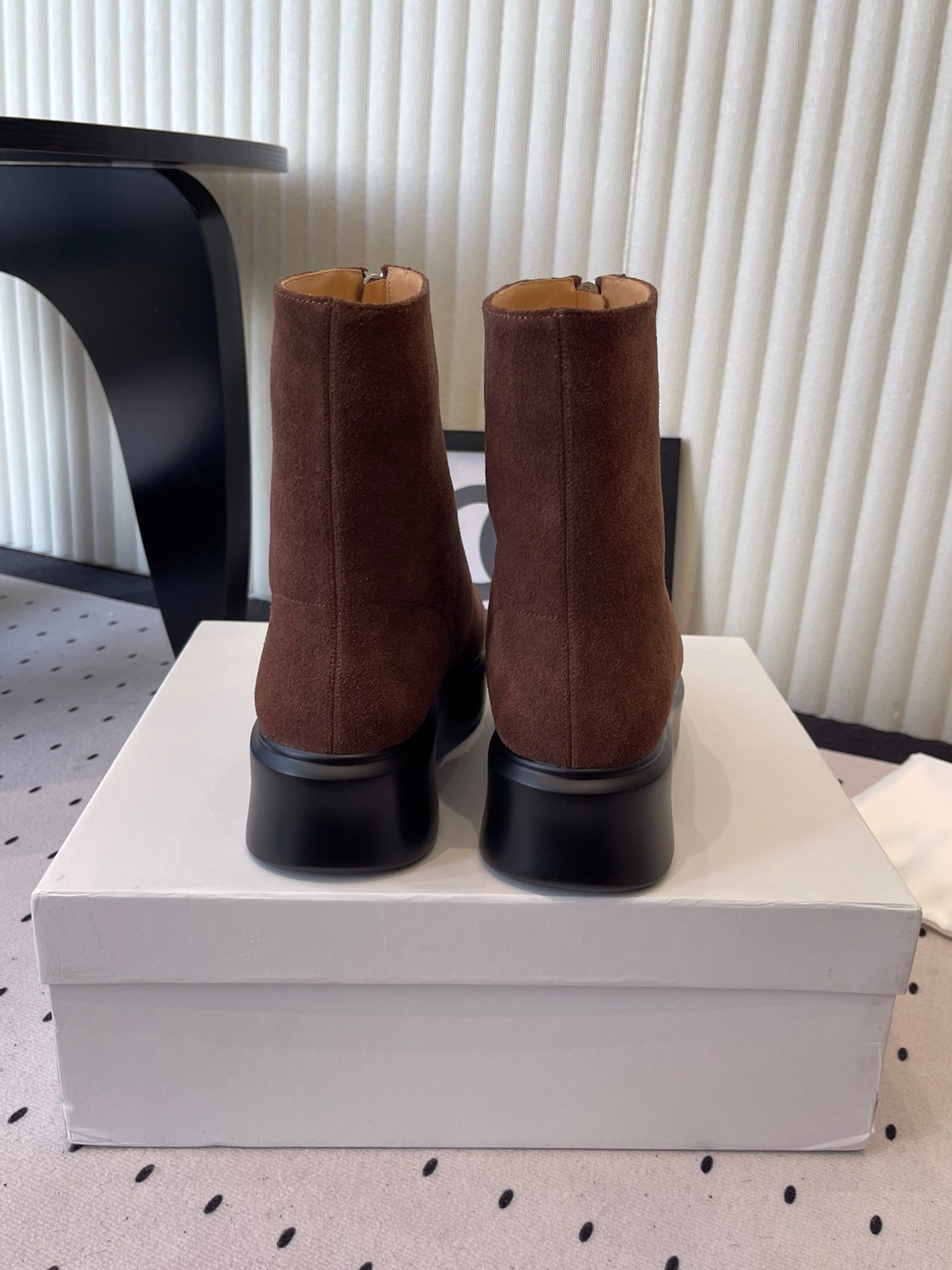 The Row 2025 Zipped Ankle boot Brown Suede 554603