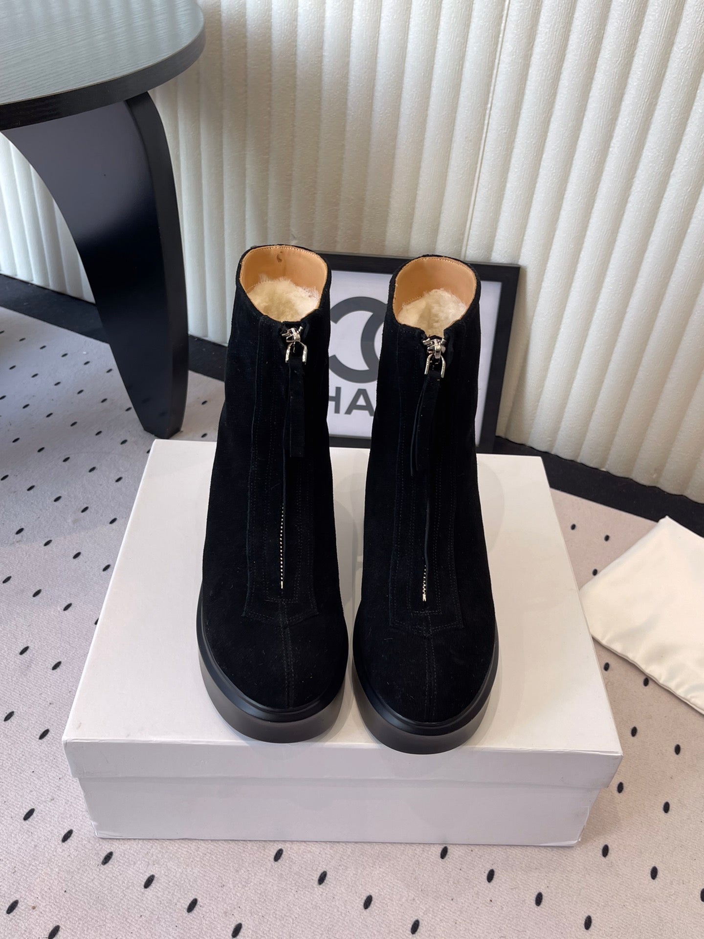 The Row 2025 Zipped Ankle boot Black Suede 554604