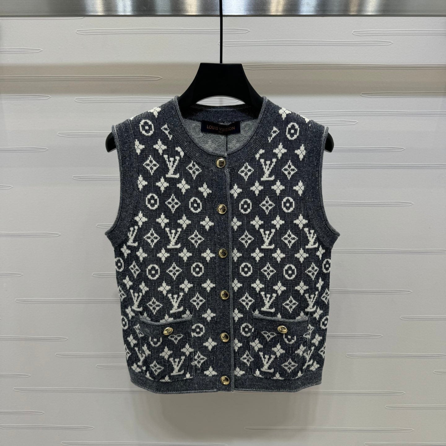 LV knitted cardigan vest