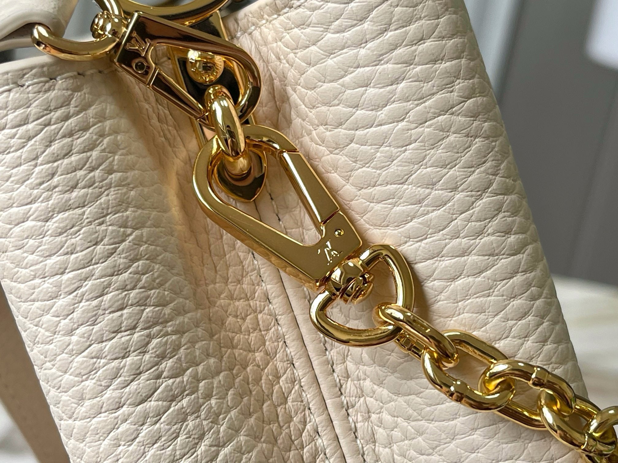 CAPUCINES MINI 21 CREAM CLOUD BLUE TAURILLON GOLD  HARDWARE