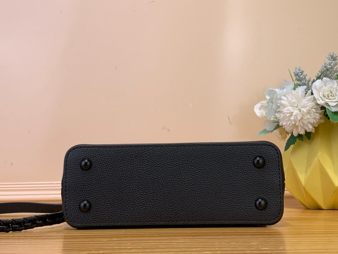 Capucines Mini 22cm East-West All Black