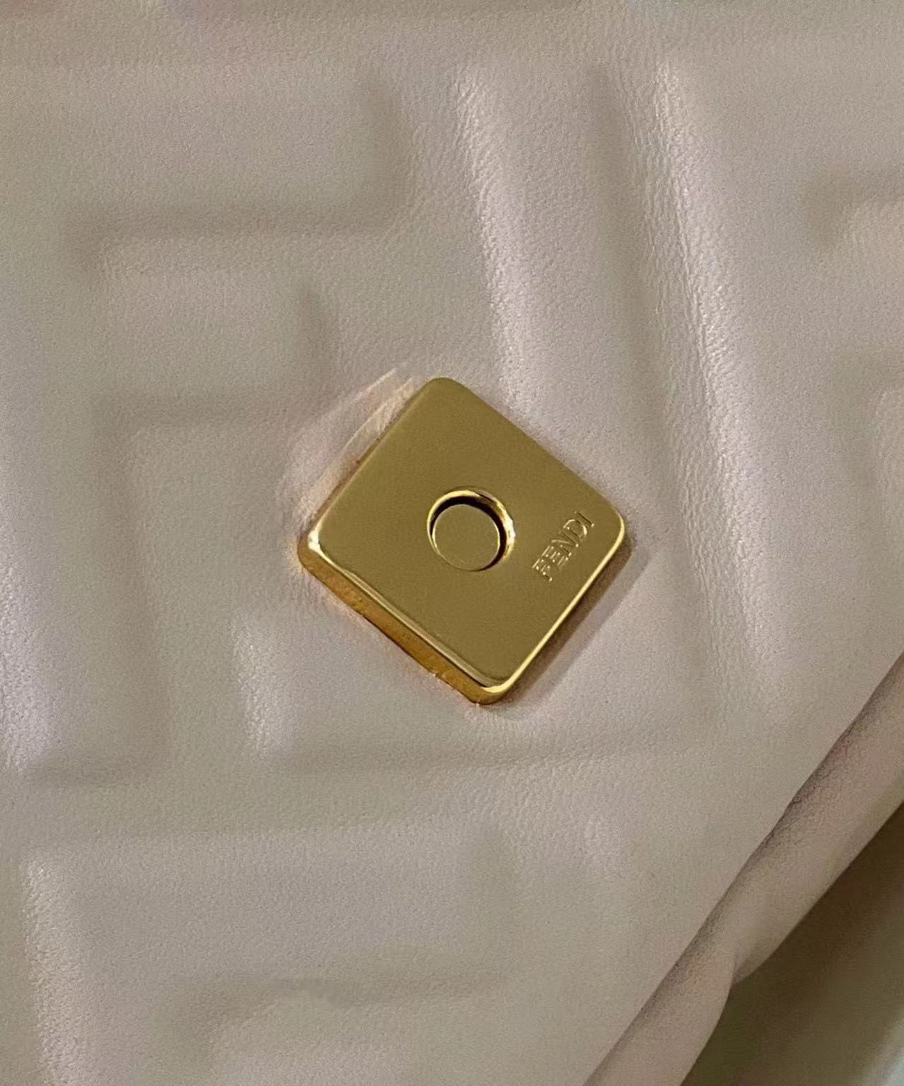 Baguette 27cm Beige Lambskin Gold Hardware