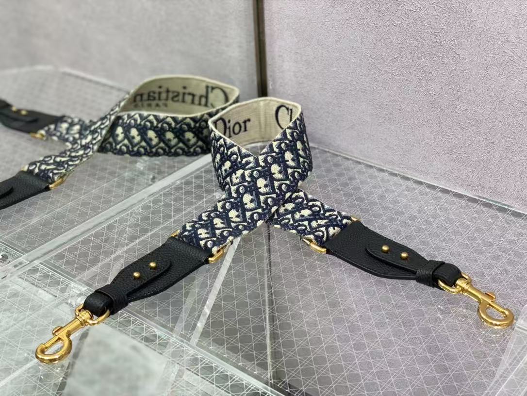 CD Bobby Bag Black Pebbled Leather Gold Hardware