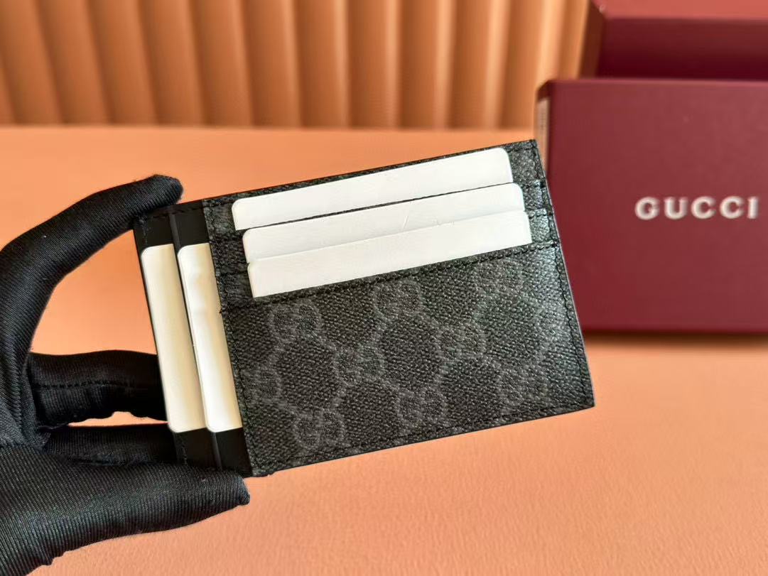 Gucci Emblem Card Holder Black Leather frabic