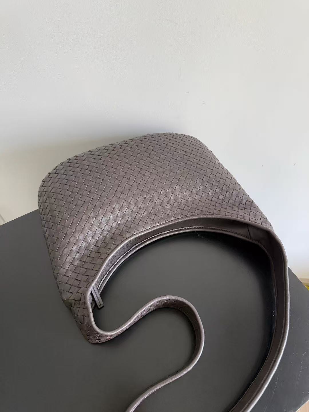 Bottega Veneto 40cm Chocolate Calfskin