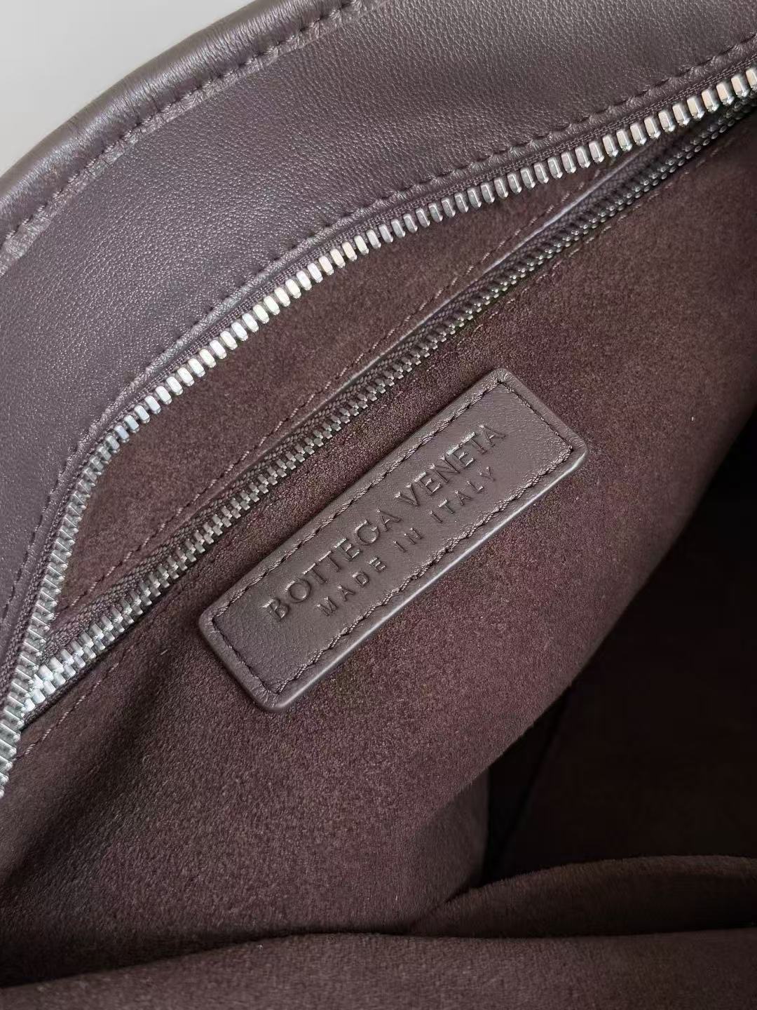 Bottega Veneto 40cm Chocolate Calfskin