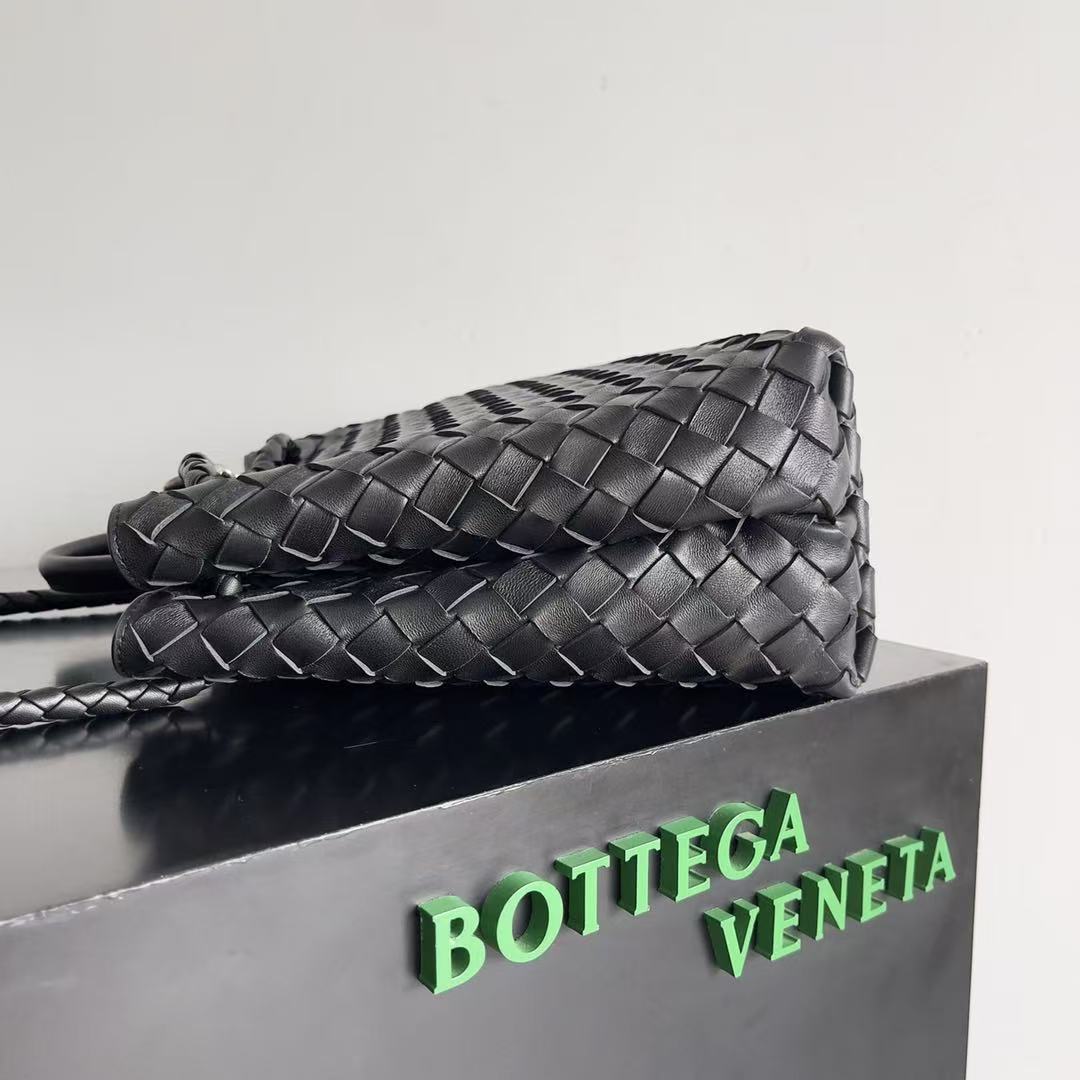 Bottega Medium Andiamo 32 Black Lambskin Silver Hardware