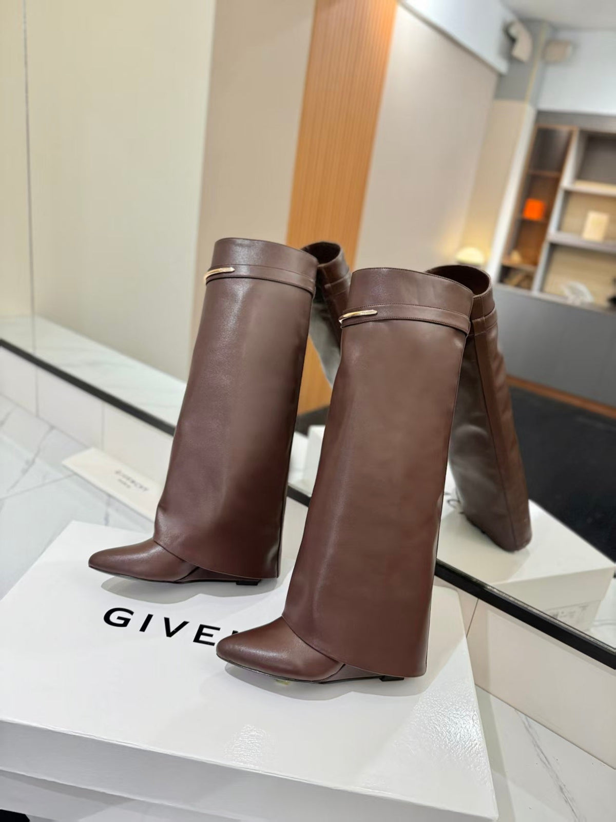 Givenchy 2026 Shark Pinch Boots Leather