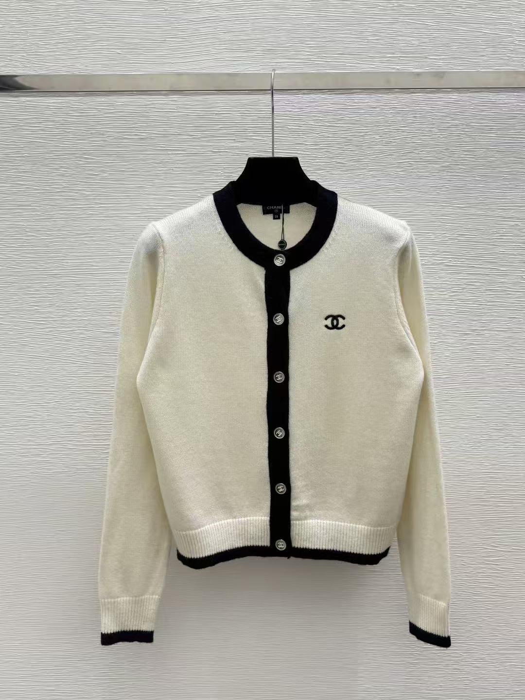 Chanel 2026 Bicolor Cardigan Wool