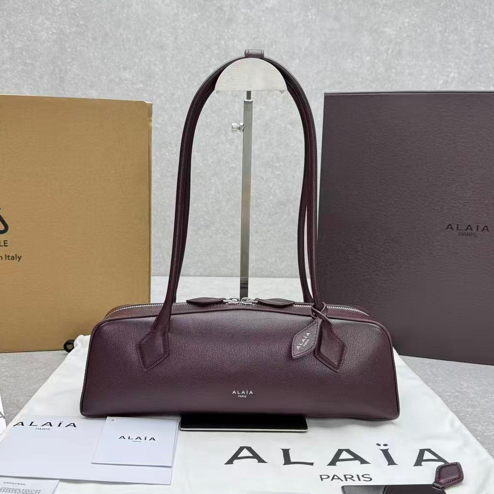 Alaia 2026 Le Teckel Medium Bag Burgundy Leather