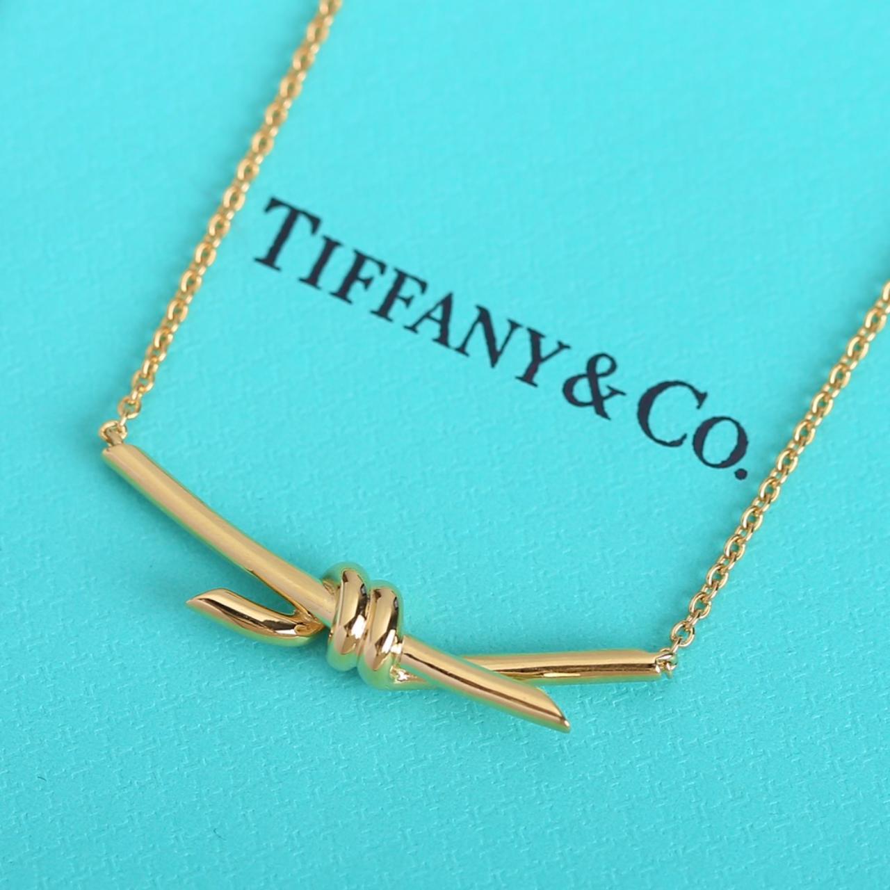 KNOT NECKLACE