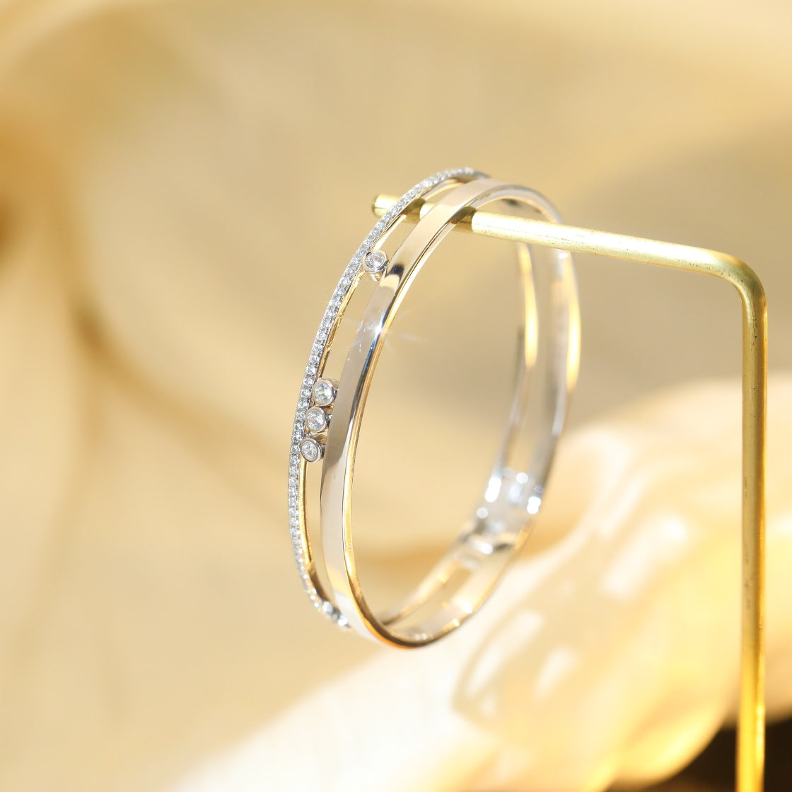 MOVE ROMANE DIAMOND BRACELET