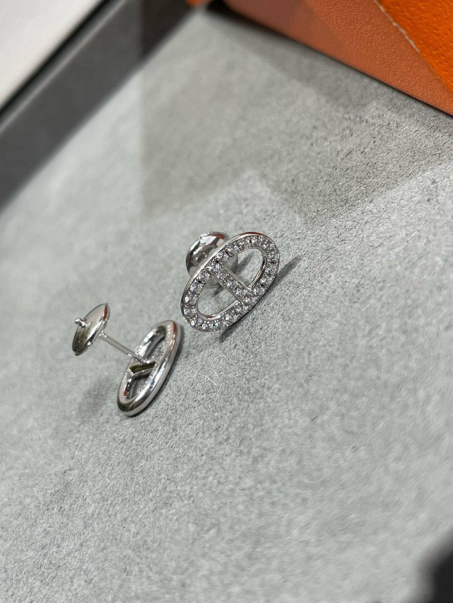 HM FULL DIAMOND PIG NOSE STUD EARRINGS 1