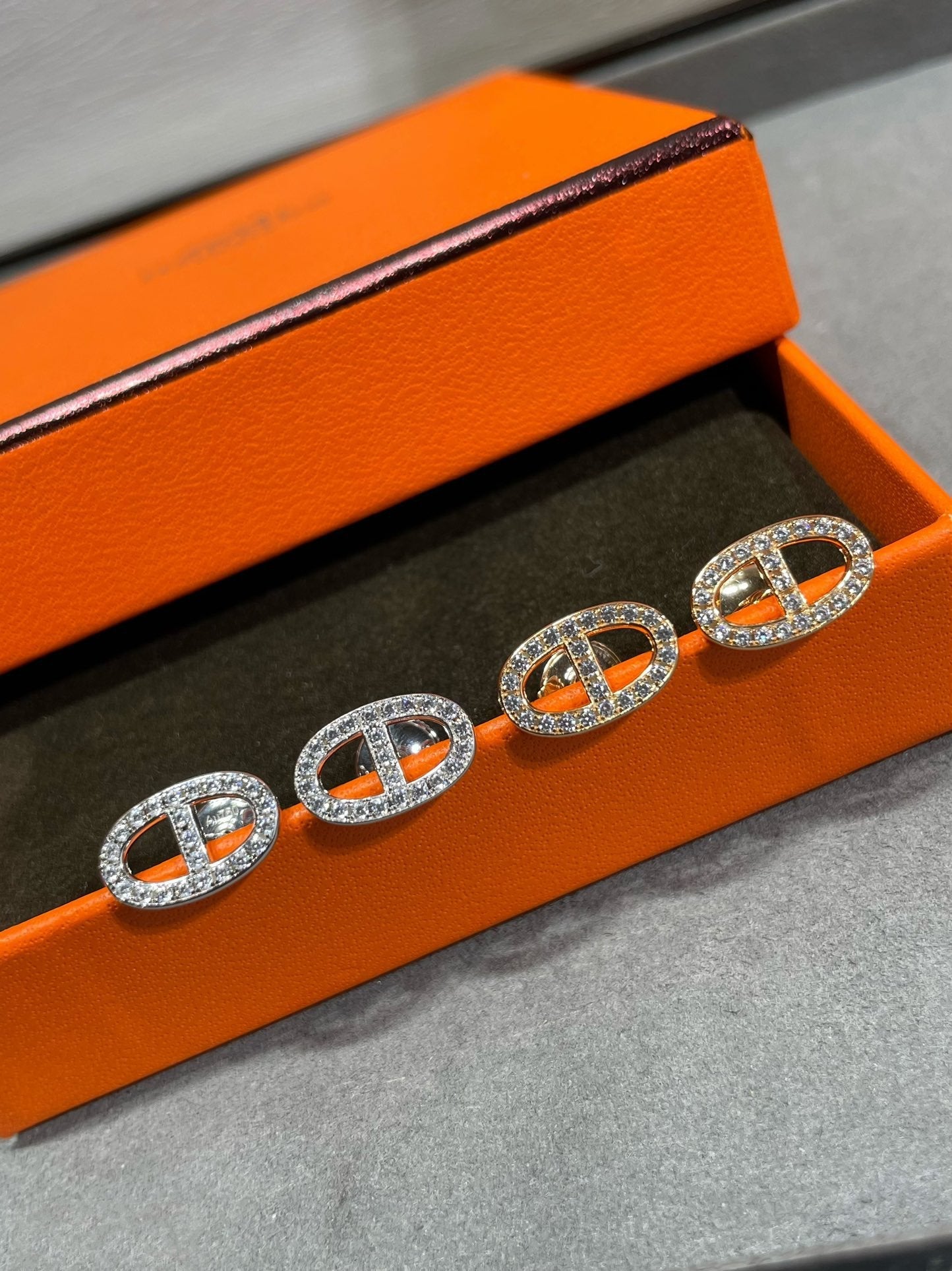 HM FULL DIAMOND PIG NOSE STUD EARRINGS 1